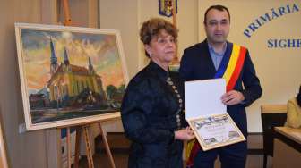SIGHETU MARMAȚIEI - A fost conferit titlul de Cetățean de onoare doamnei profesor Cristina Kovy și titlul de Cetățean de onoare post-mortem doam...