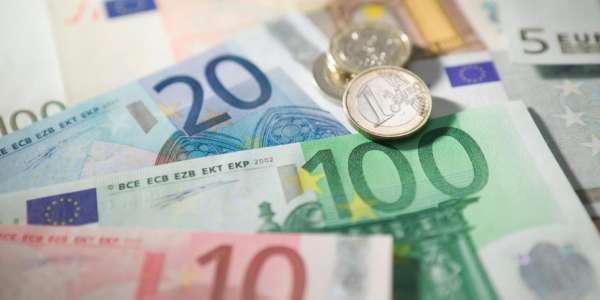 Zi dezastruoasă pentru leul românesc - Moneda euro, la cel mai ridicat nivel din istorie în raport cu leul românesc