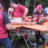 FOTO - Bărbat în vârstă de 30 ani, cu franctură deschisă la picior, recuperat de pe munte de salvamontiștii maramureșeni