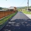 FOTO - Se asfaltează drumul județean 185 din Petrova, care face legătura cu Bârsana
