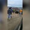 FOTO: Tragedie în Budești - O tânără de 21 de ani, decedată într-un Porsche condus de un şofer beat. Bolidul s-a izbit de un plop, apoi a rupt un stâlp din beton